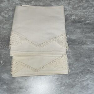 Ecru crocheted pillow cases TATTED full size